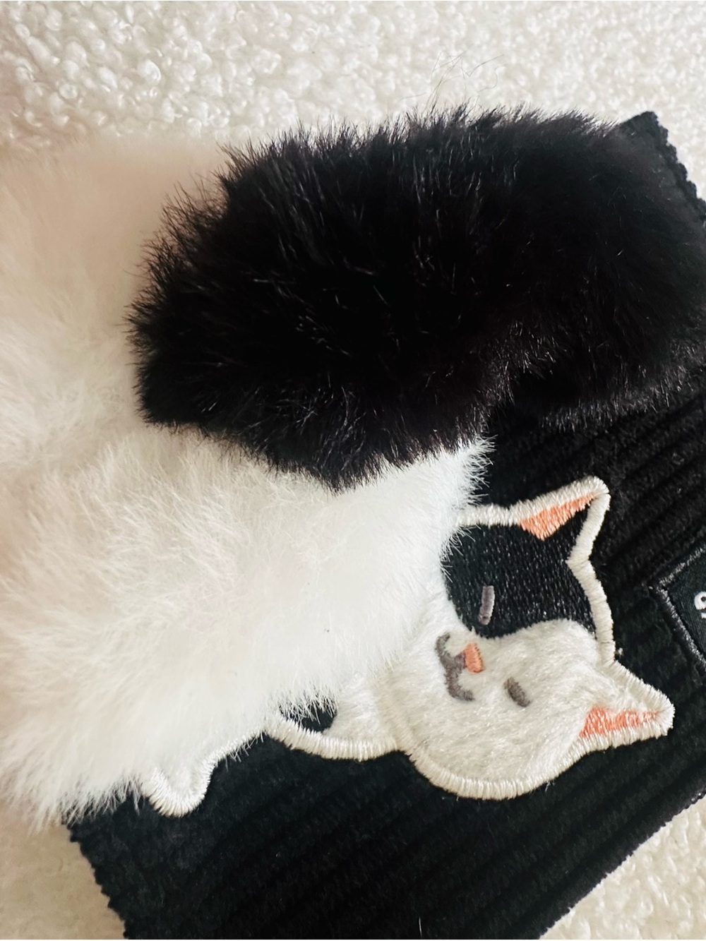 Starbucks Black Crossbody Bag with Plush Black-and-White Cat - Picture 6 of 8